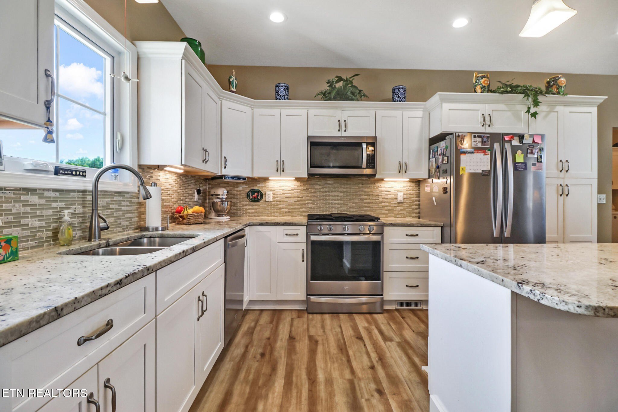 Crossville, Tennessee, 38555, United States, 3 Bedrooms Bedrooms, ,3 BathroomsBathrooms,Residential,For Sale,1978322