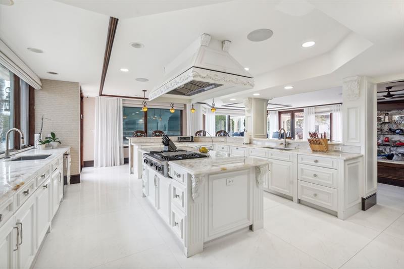 Lighthouse Point, Florida, 33064, United States, 8 Bedrooms Bedrooms, ,10 BathroomsBathrooms,Residential,For Sale,1804344