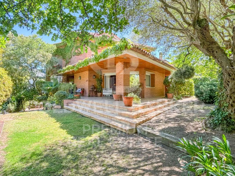 Sant Cugat del Vallès, Catalonia, ES, 5 Bedrooms Bedrooms, ,5 BathroomsBathrooms,Residential,For Sale,1529561