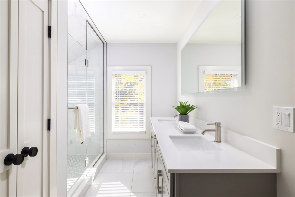 Brookline, Massachusetts, 02446, United States, 5 Bedrooms Bedrooms, ,5 BathroomsBathrooms,Residential,For Sale,1997536