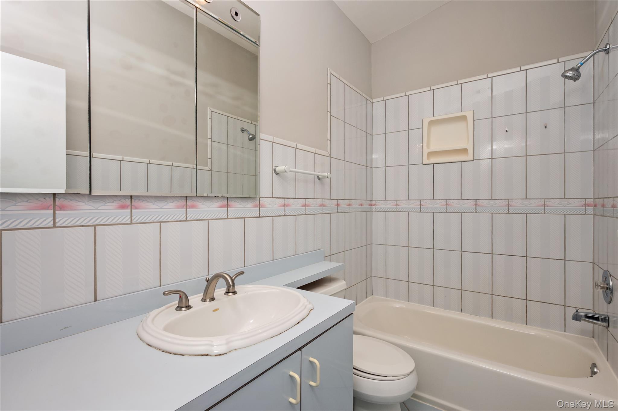  227 Columbus Parkway, Mineola, NY, 11501 - 物件實景