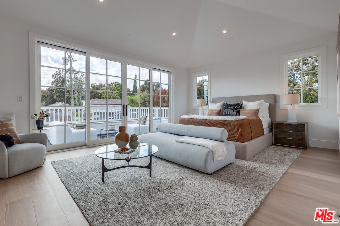 Los Angeles, California, 90049, United States, 7 Bedrooms Bedrooms, ,4 BathroomsBathrooms,Residential,For Sale,1912461