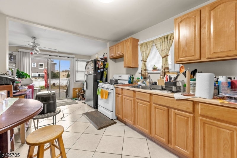 Belleville Twp., New Jersey, 07109, United States, ,2 BathroomsBathrooms,Residential,For Sale,1980231