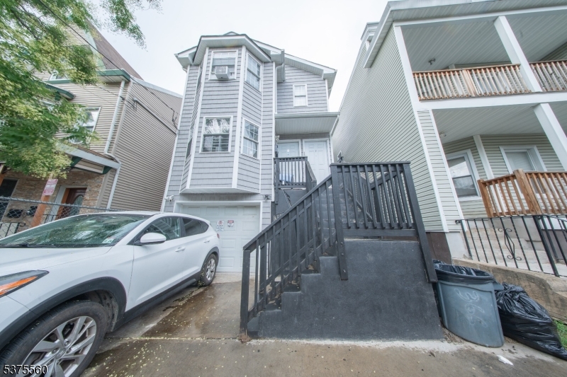 Paterson City, New Jersey, 07501, United States, 6 Bedrooms Bedrooms, ,5 BathroomsBathrooms,Residential,For Sale,1907405