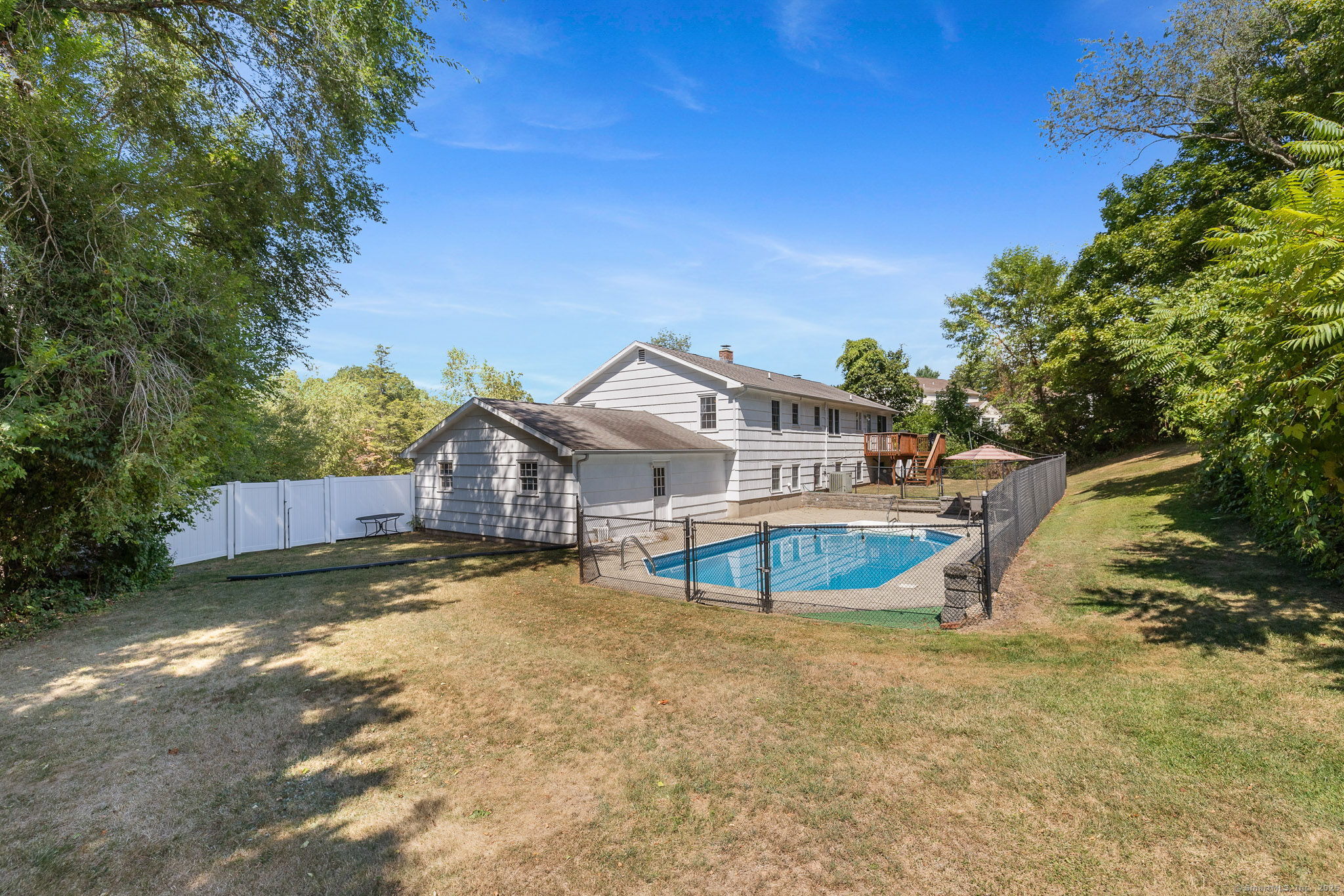 North Haven, Connecticut, 06473, United States, 5 Bedrooms Bedrooms, ,3 BathroomsBathrooms,Residential,For Sale,1956553