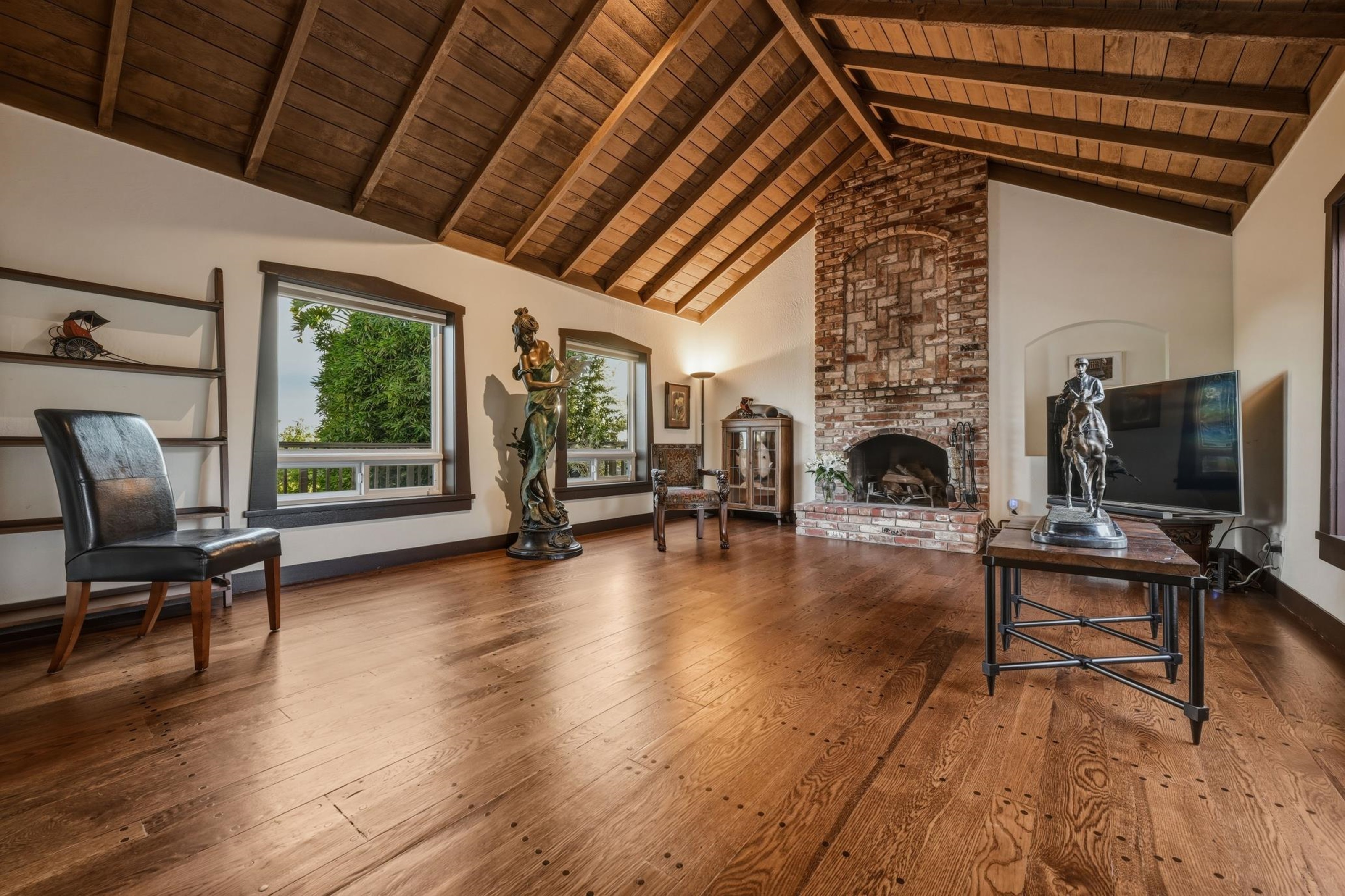  Timeless Downtown Elegance in Hayward’s Historic Prospect Hill - 物件實景