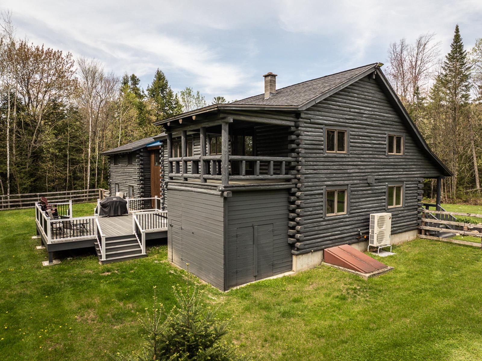Littleton, New Hampshire, 03561, United States, 5 Bedrooms Bedrooms, ,2 BathroomsBathrooms,Residential,For Sale,1820898
