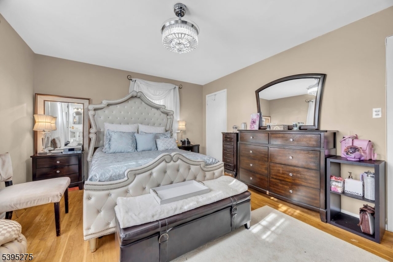 Franklin Twp., New Jersey, 08873, United States, 4 Bedrooms Bedrooms, ,3 BathroomsBathrooms,Residential,For Sale,1988990