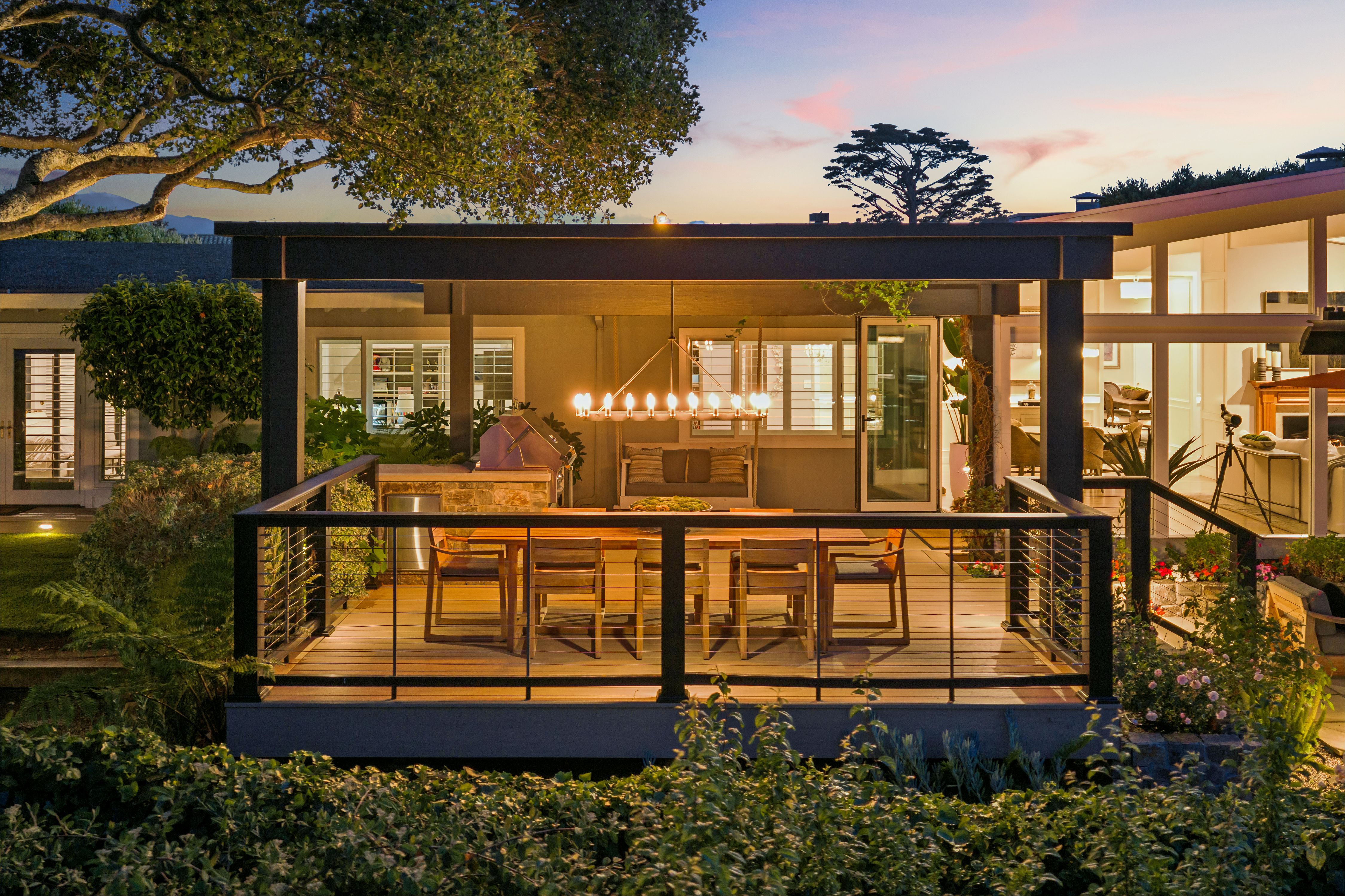  Rare One-Level Residence on Belvedere Island