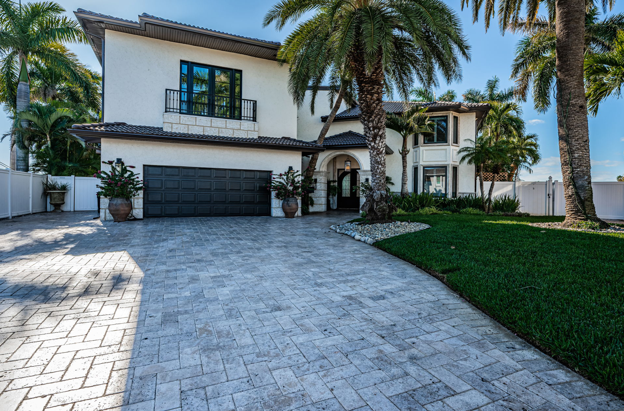 St Petersburg, Florida, 33707, United States, 5 Bedrooms Bedrooms, ,5 BathroomsBathrooms,Residential,For Sale,2007772