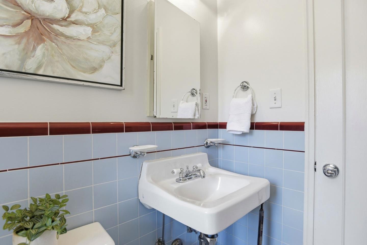 Palo Alto, California, 94303, United States, 2 Bedrooms Bedrooms, ,2 BathroomsBathrooms,Residential,For Sale,1989685