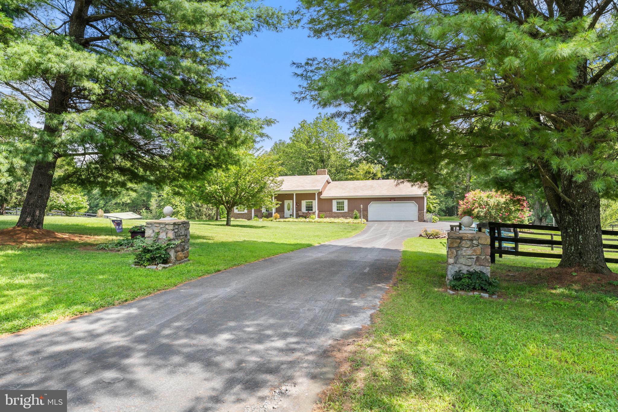 Marshall, Virginia, 20115, United States, 3 Bedrooms Bedrooms, ,2 BathroomsBathrooms,Residential,For Sale,1937903