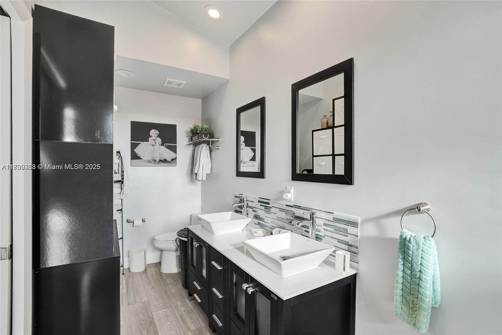 Aventura, Florida, 33180, United States, 4 Bedrooms Bedrooms, ,4 BathroomsBathrooms,Residential,For Sale,1826404