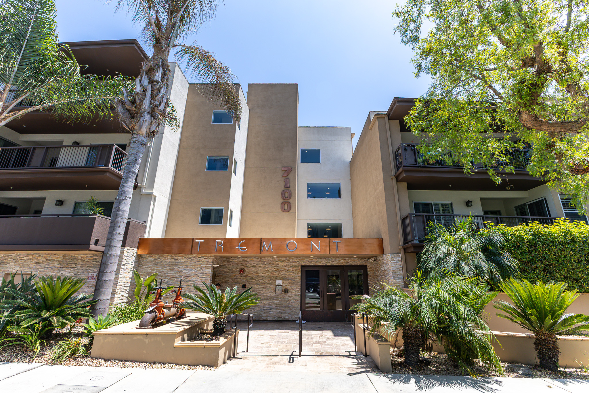  7100 Alvern St - 物件實景