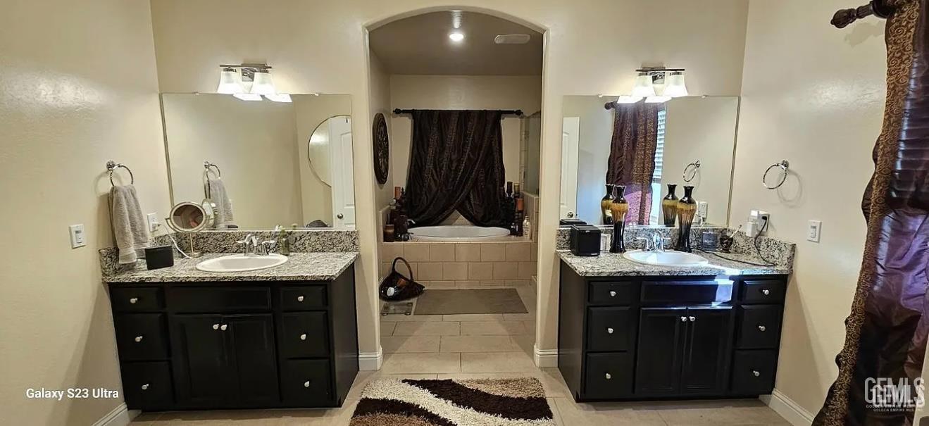 Shafter, California, 93263, United States, 5 Bedrooms Bedrooms, ,4 BathroomsBathrooms,Residential,For Sale,2006305