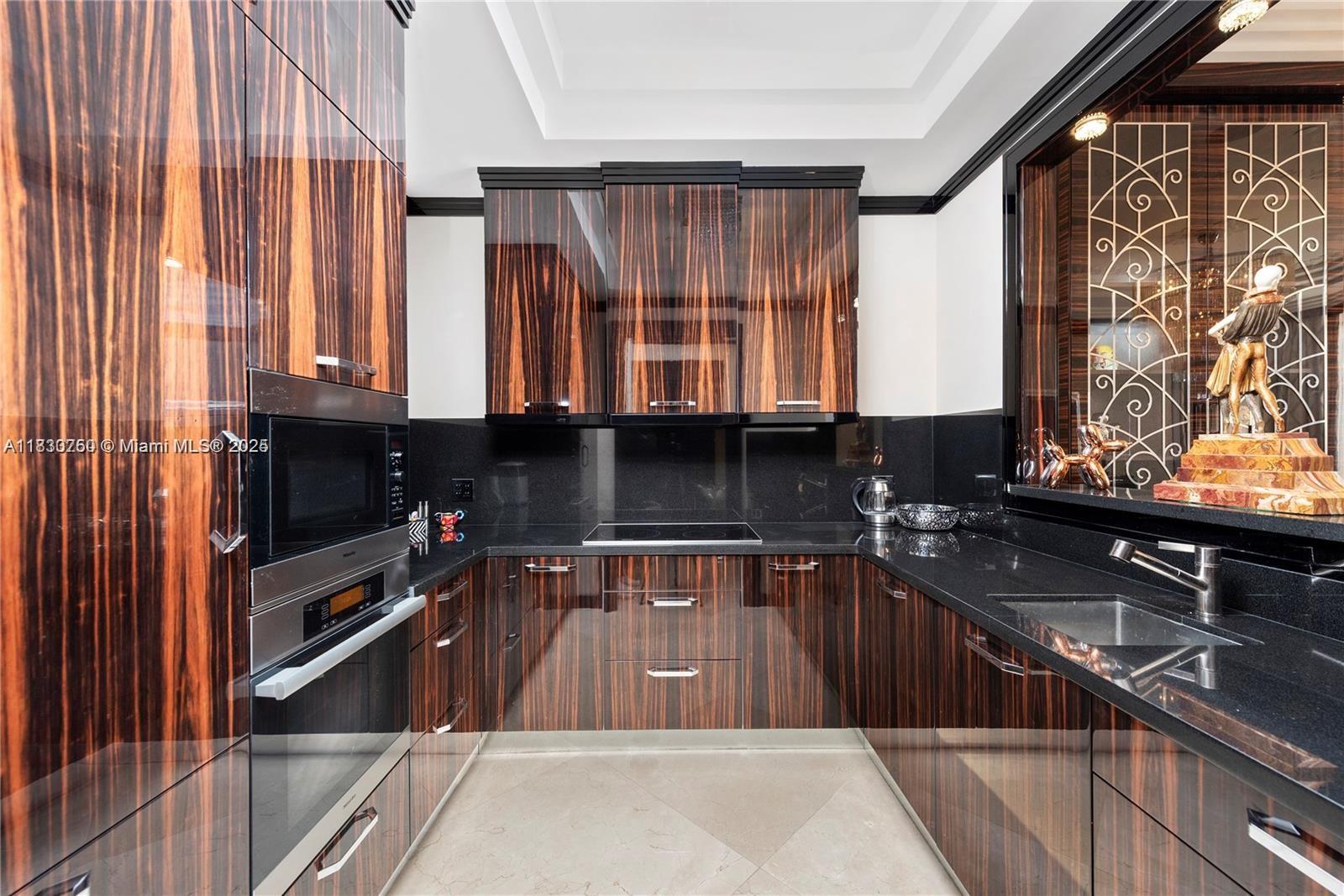 Miami Beach, Florida, 33109, United States, 6 Bedrooms Bedrooms, ,8 BathroomsBathrooms,Residential,For Sale,1876435