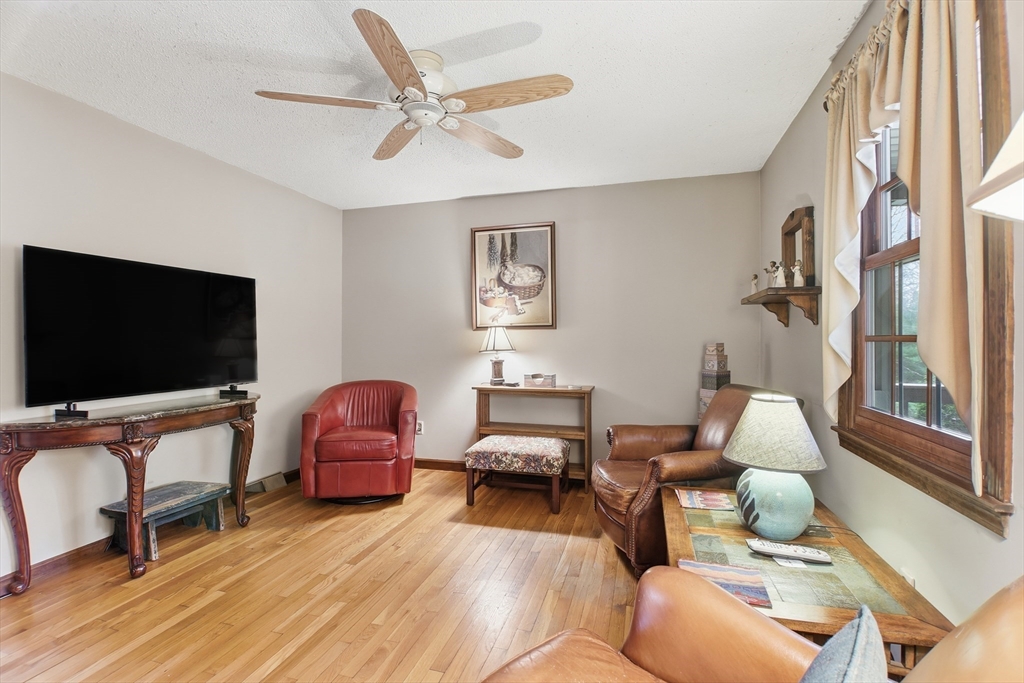 Monson, Massachusetts, 01057, United States, 5 Bedrooms Bedrooms, ,2 BathroomsBathrooms,Residential,For Sale,1988308