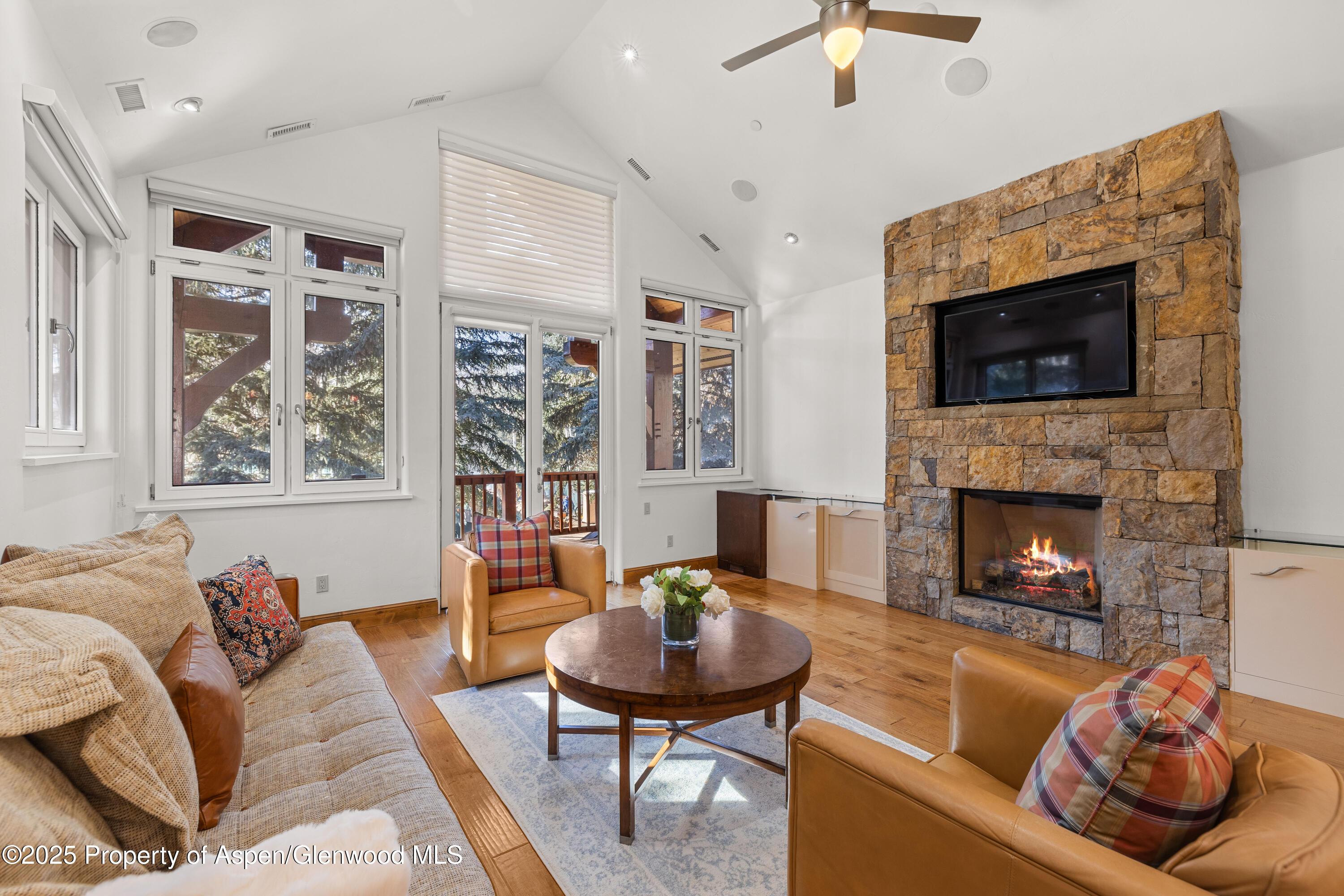 Aspen, Colorado, 81611, United States, 4 Bedrooms Bedrooms, ,5 BathroomsBathrooms,Residential,For Sale,1998129