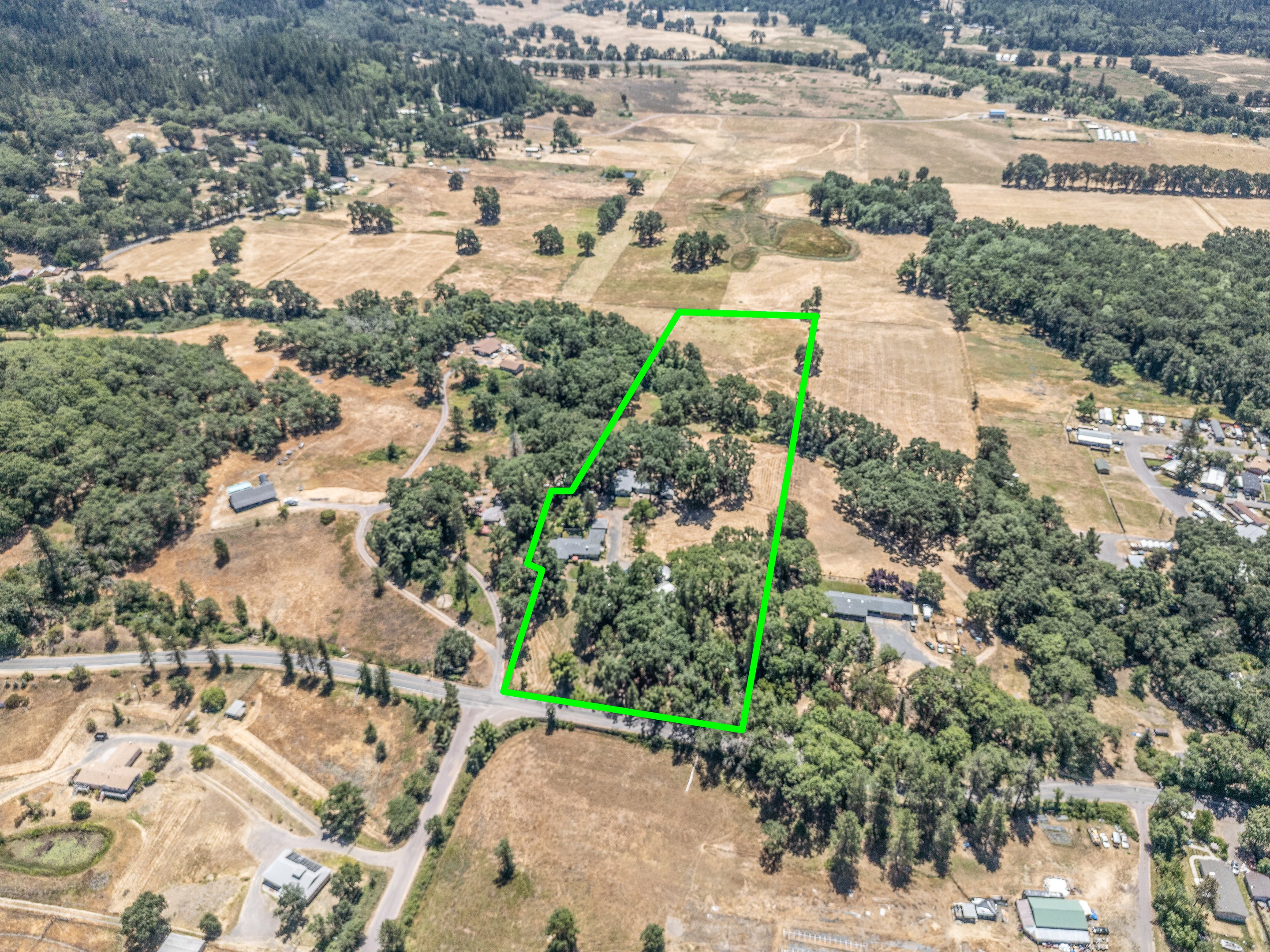 Willits, California, 95490, United States, 3 Bedrooms Bedrooms, ,2 BathroomsBathrooms,Residential,For Sale,1883434