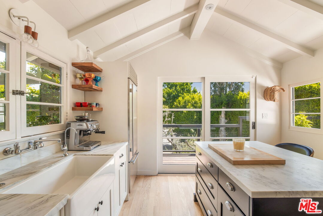 West Hollywood, California, 90048, United States, 3 Bedrooms Bedrooms, ,1 BathroomBathrooms,Residential,For Sale,1828298
