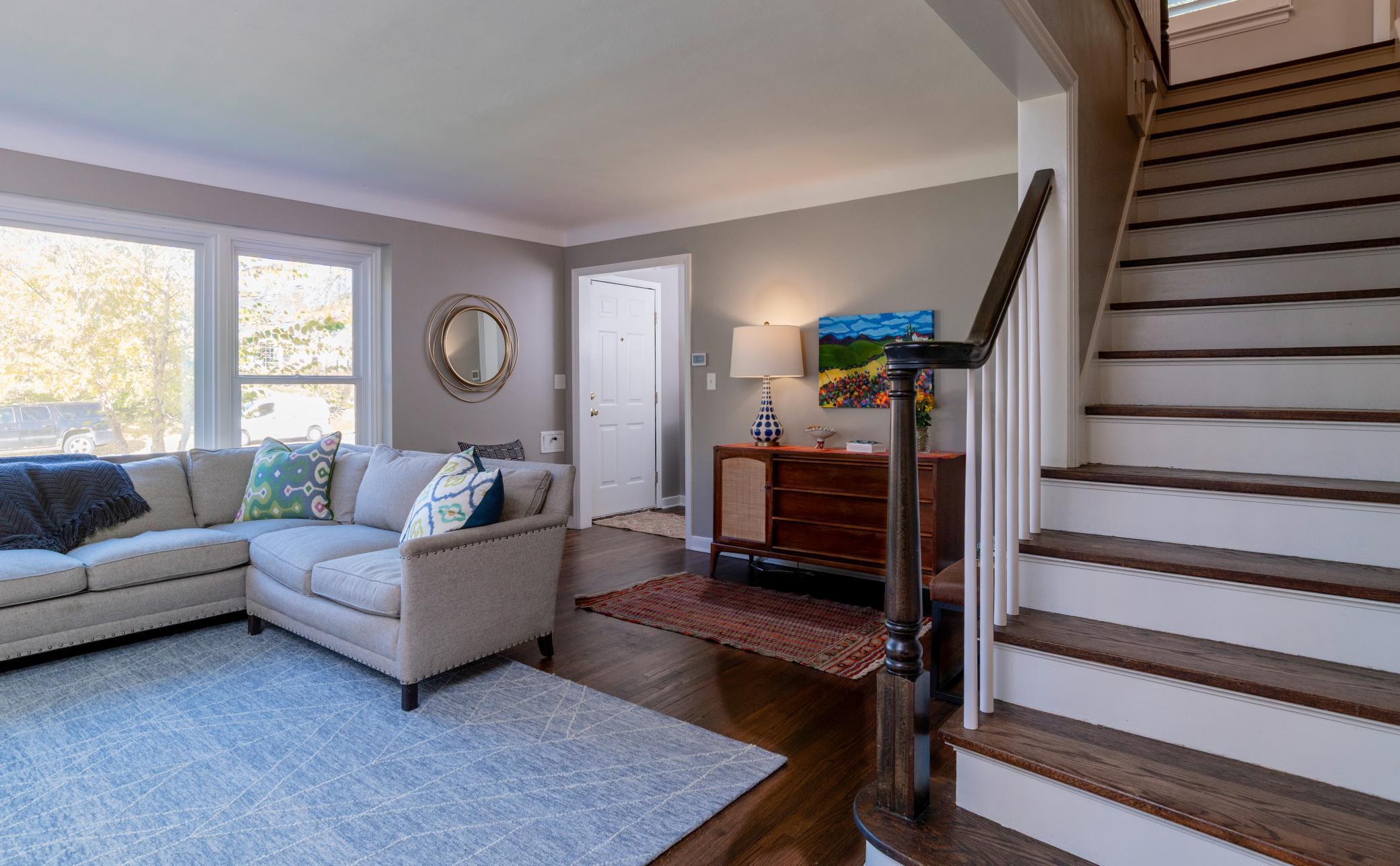 Saint Paul, Minnesota, 55116, United States, 3 Bedrooms Bedrooms, ,2 BathroomsBathrooms,Residential,For Sale,1987775