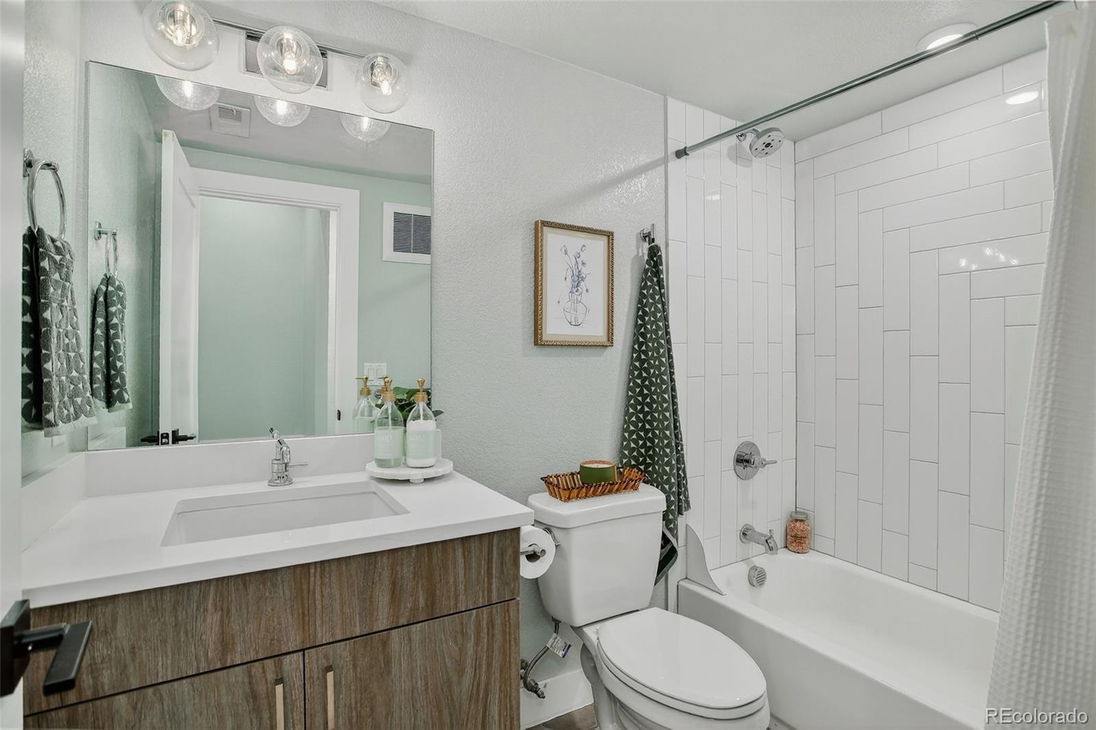 Denver, Colorado, 80204, United States, 3 Bedrooms Bedrooms, ,3 BathroomsBathrooms,Residential,For Sale,1939620