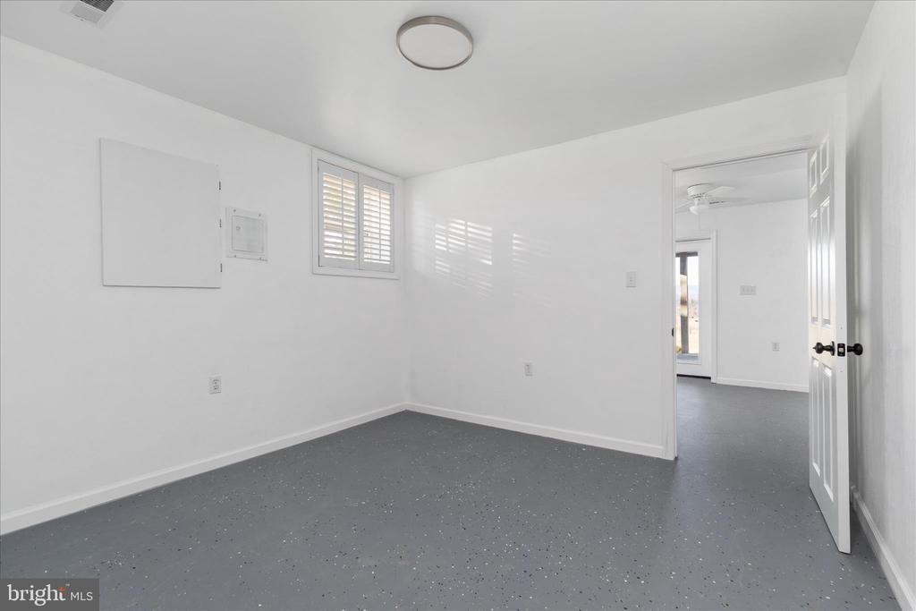 Winchester, Virginia, 22602, United States, 5 Bedrooms Bedrooms, ,5 BathroomsBathrooms,Residential,For Sale,2039774