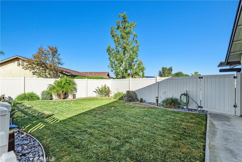 Jurupa Valley, California, 92509, United States, 4 Bedrooms Bedrooms, ,2 BathroomsBathrooms,Residential,For Sale,1987819