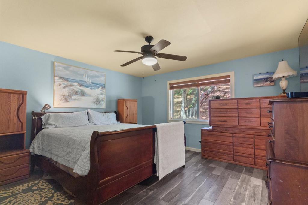 Royal Oaks, California, 95076, United States, 4 Bedrooms Bedrooms, ,3 BathroomsBathrooms,Residential,For Sale,1810635