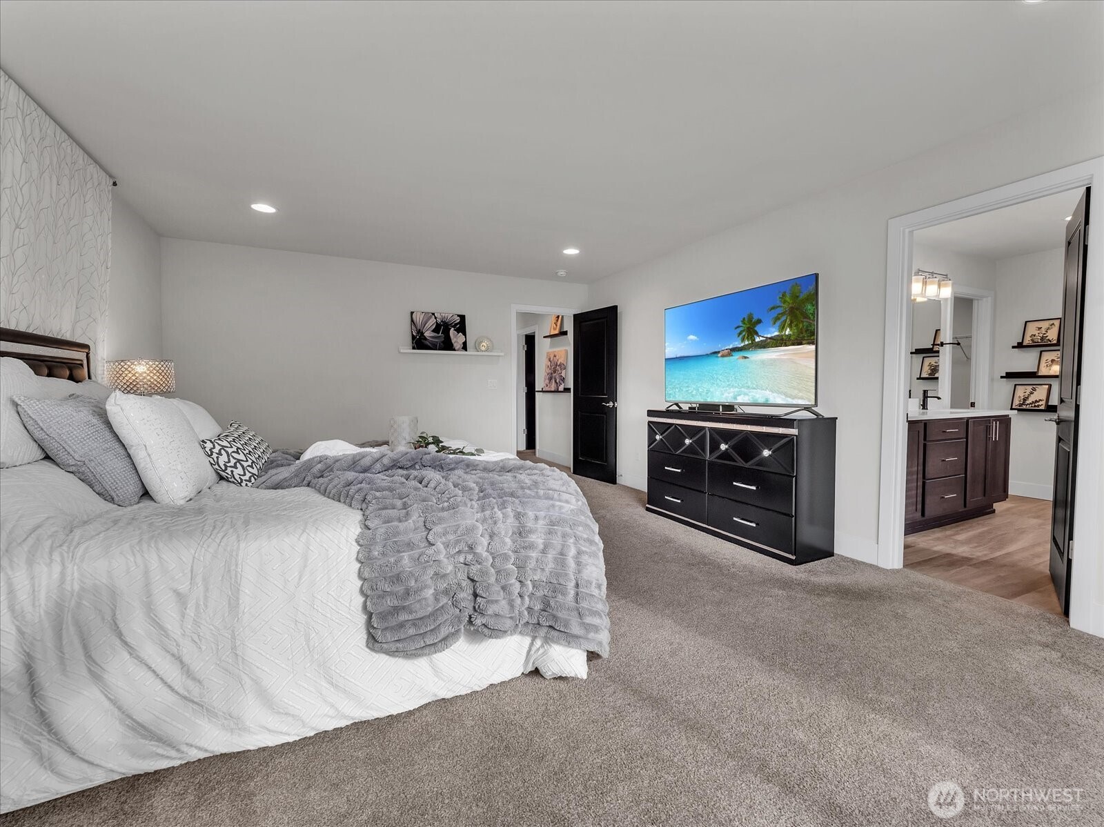 Lake Stevens, Washington, 98258, United States, 4 Bedrooms Bedrooms, ,4 BathroomsBathrooms,Residential,For Sale,1883070