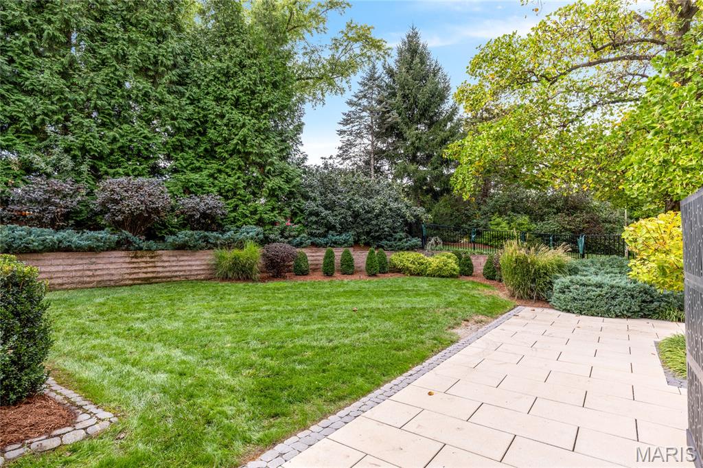 Town and Country, Missouri, 63141, United States, 5 Bedrooms Bedrooms, ,7 BathroomsBathrooms,Residential,For Sale,1966685