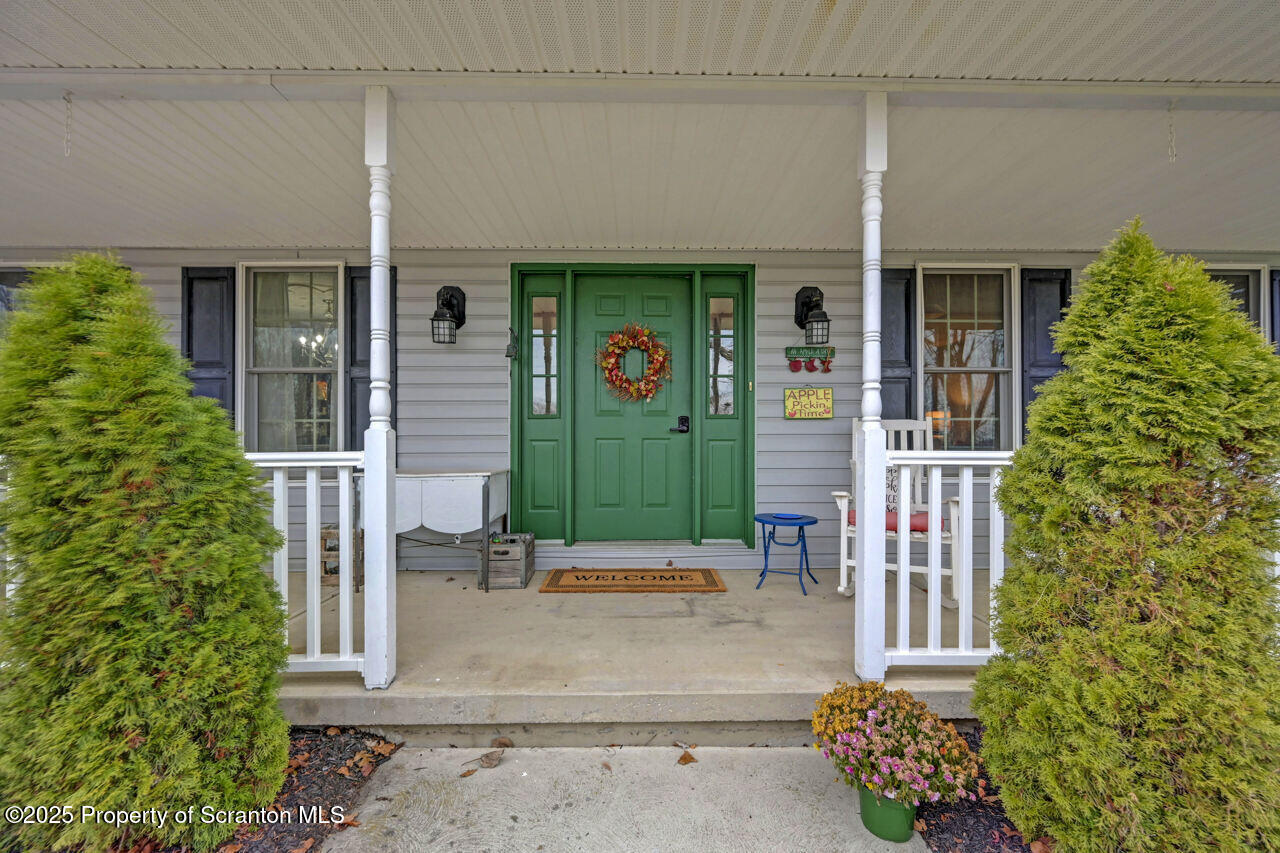 Moscow, Pennsylvania, 18444, United States, 4 Bedrooms Bedrooms, ,3 BathroomsBathrooms,Residential,For Sale,1999733