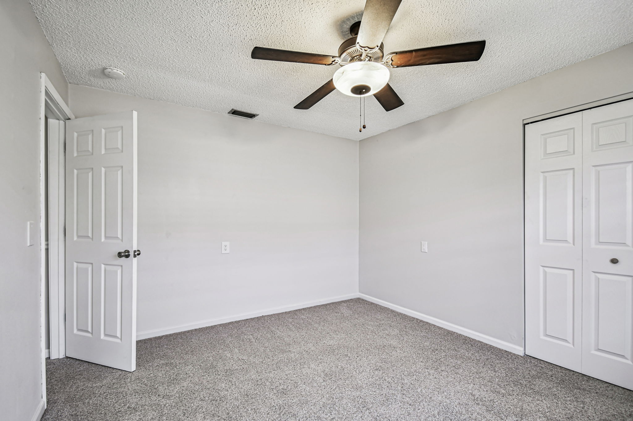 Madeira Beach, Florida, 33708, United States, 4 Bedrooms Bedrooms, ,2 BathroomsBathrooms,Residential,For Sale,2005483