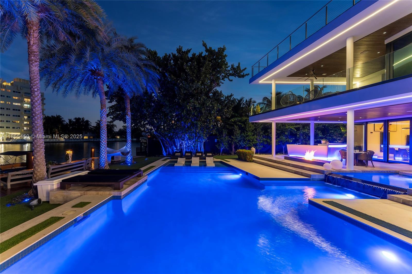 Miami Beach, Florida, 33140, United States, 5 Bedrooms Bedrooms, ,8 BathroomsBathrooms,Residential,For Sale,1918042