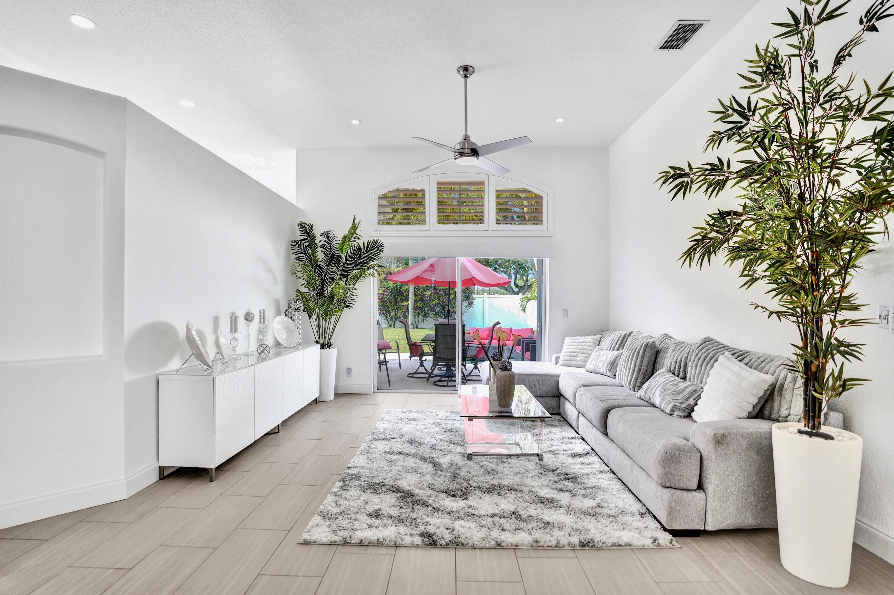 Lake Worth, Florida, 33463, United States, 3 Bedrooms Bedrooms, ,3 BathroomsBathrooms,Residential,For Sale,1905874