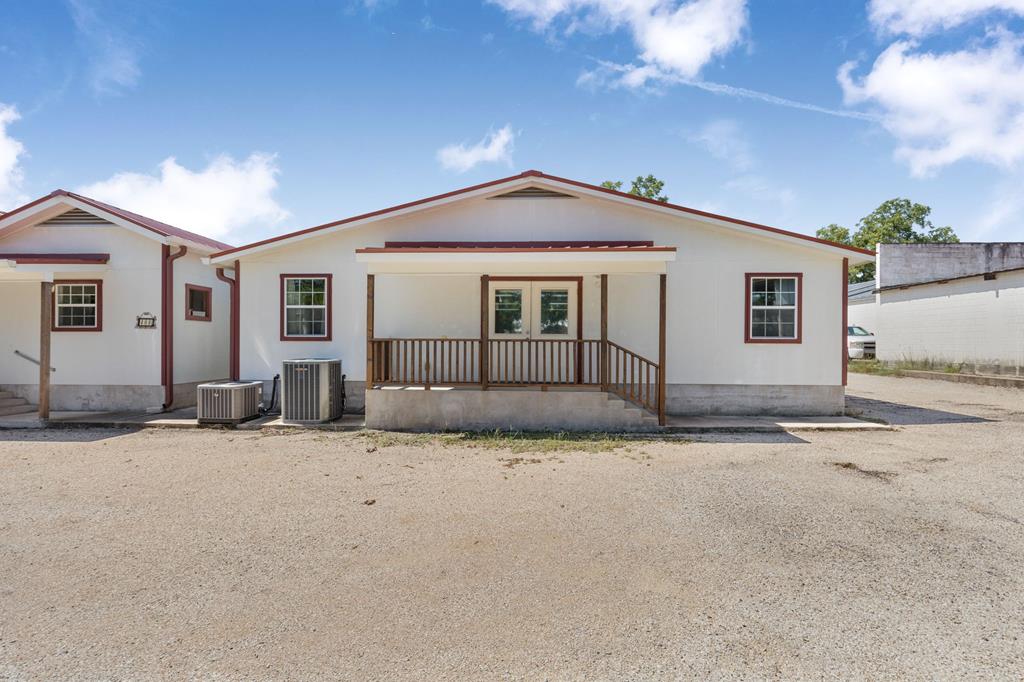 Fredericksburg, Texas, 78624, United States, 5 Bedrooms Bedrooms, ,4 BathroomsBathrooms,Residential,For Sale,1981839