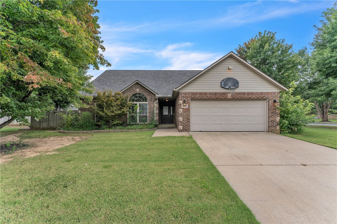 Bentonville, Arkansas, 72713, United States, 5 Bedrooms Bedrooms, ,3 BathroomsBathrooms,Residential,For Sale,1882390