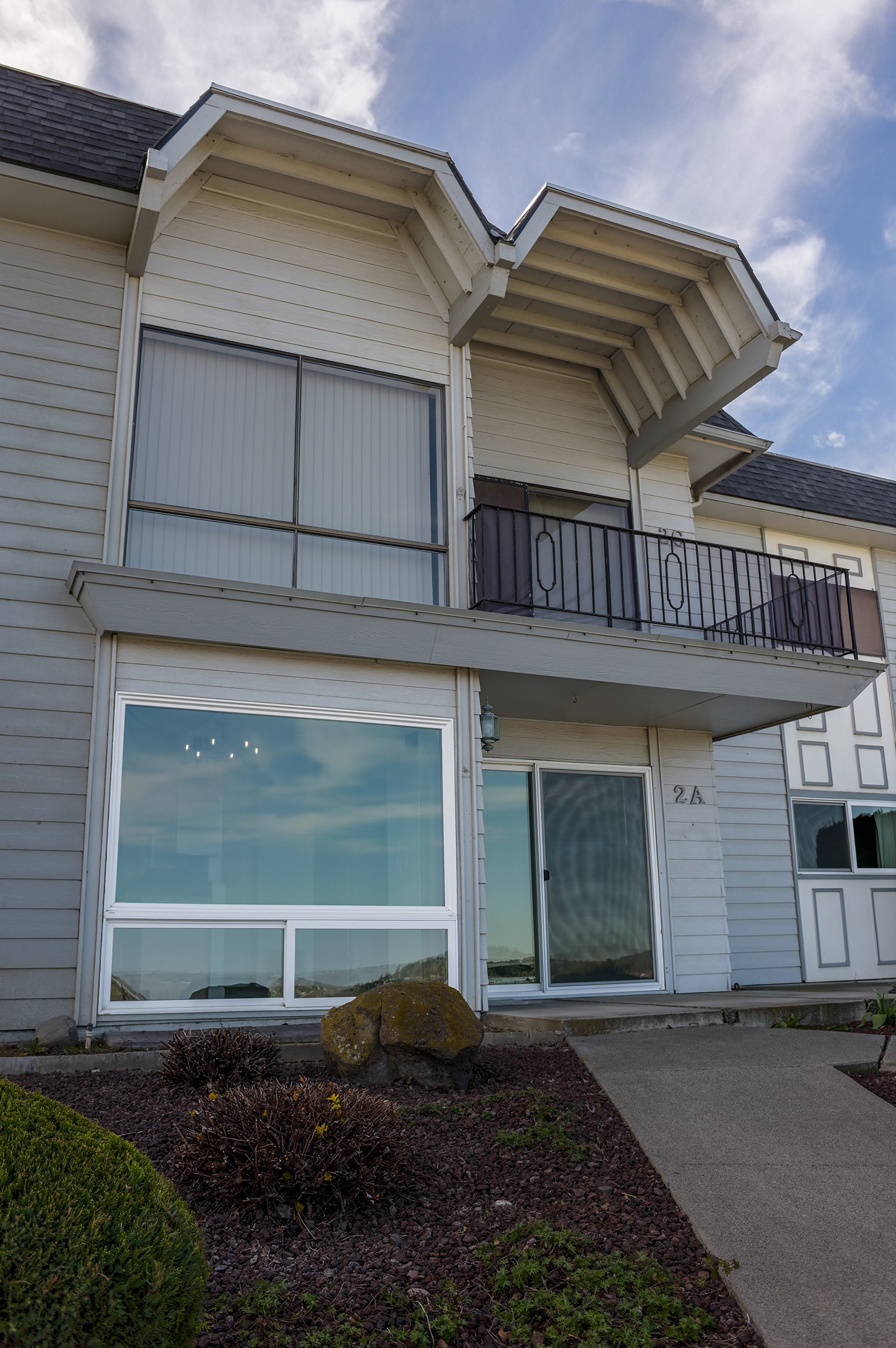  Situated along the Columbia River with breathtaking, one-of-a-kind 180-views - 物件實景