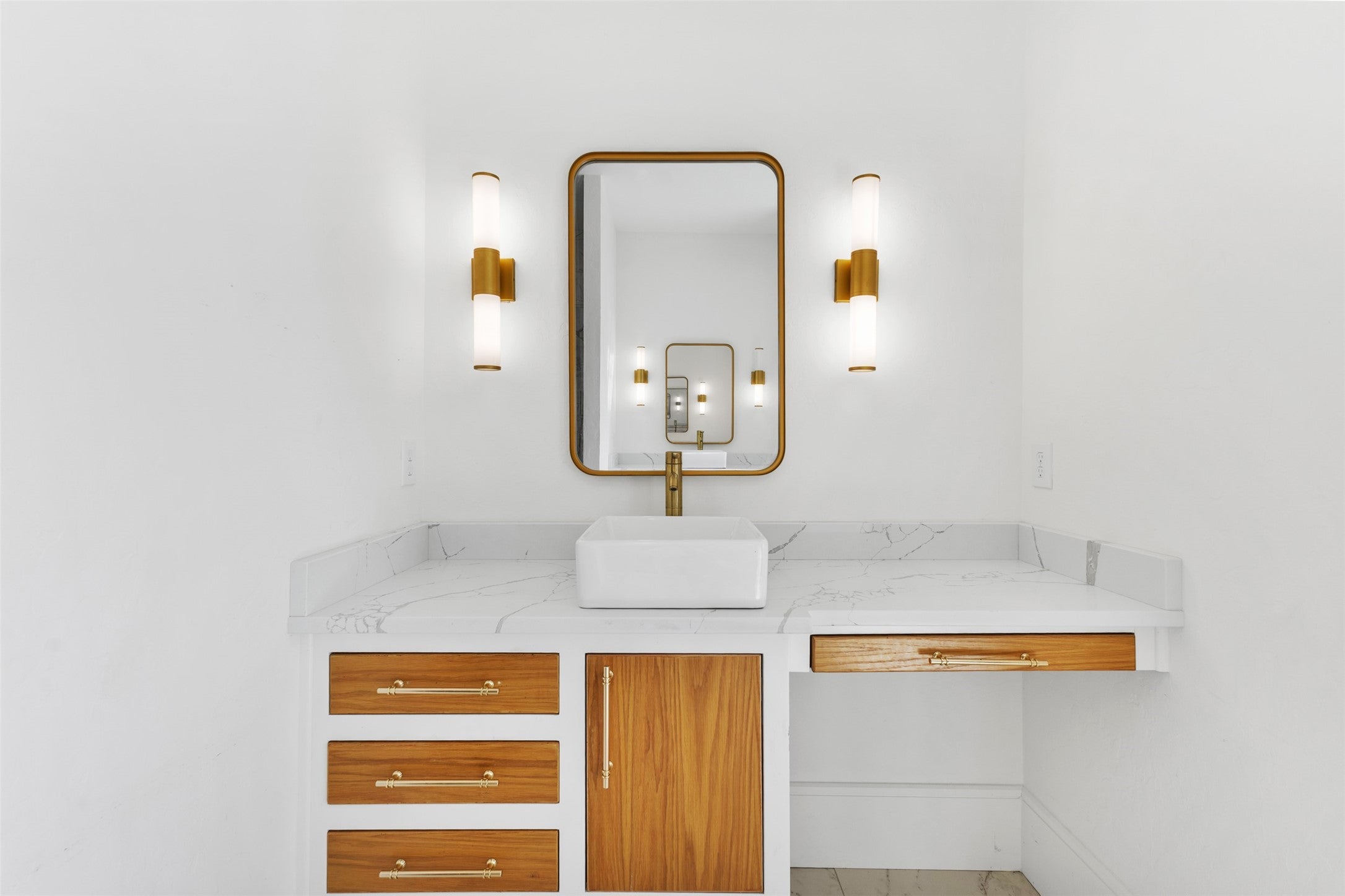 Sulphur Springs, Texas, 75482, United States, 4 Bedrooms Bedrooms, ,4 BathroomsBathrooms,Residential,For Sale,1990973