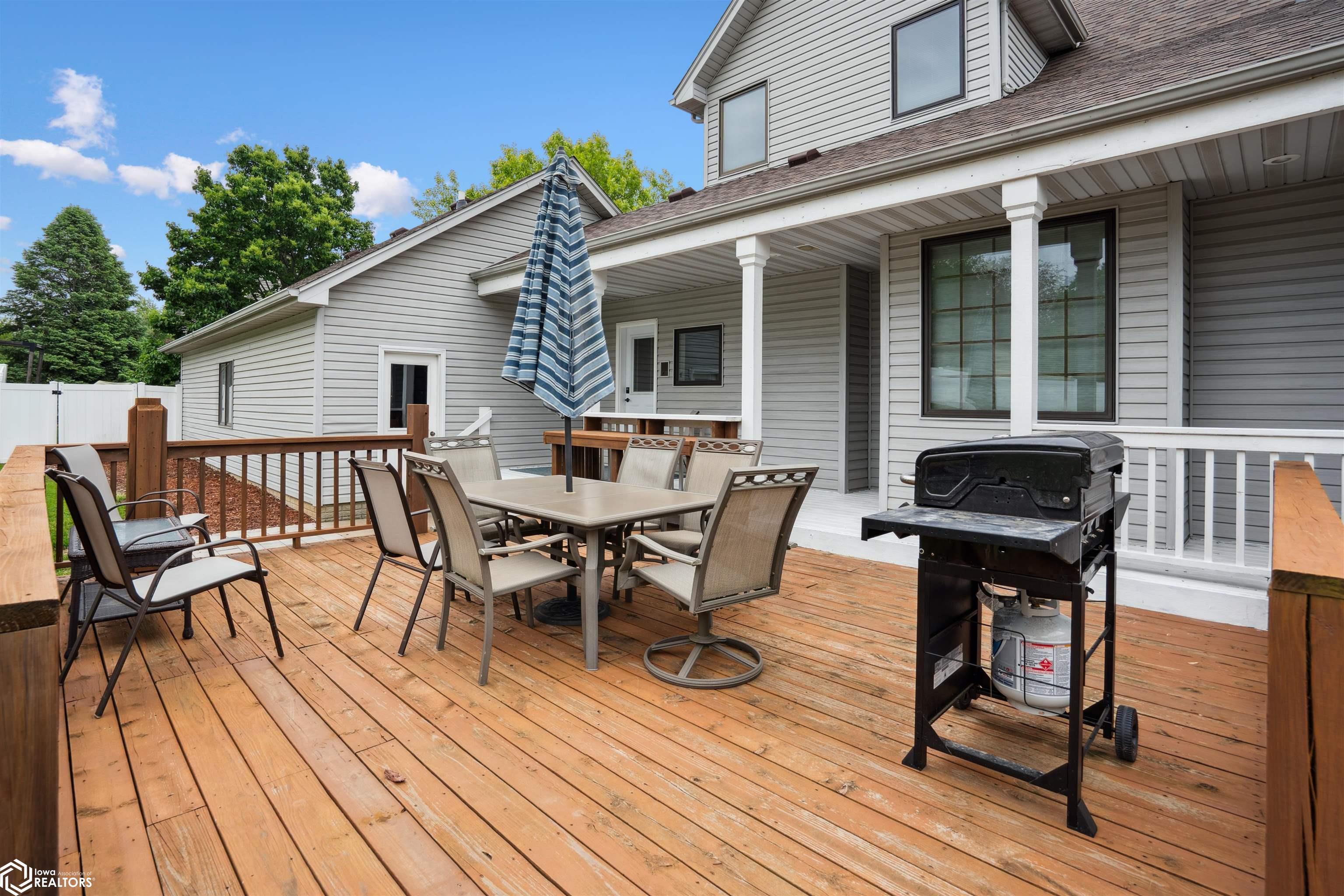 Marshalltown, Iowa, 50158, United States, 4 Bedrooms Bedrooms, ,4 BathroomsBathrooms,Residential,For Sale,1980517