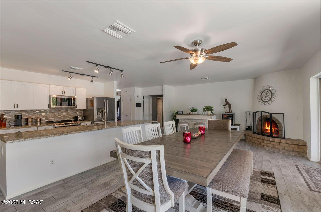 Tucson, Arizona, 85715, United States, 4 Bedrooms Bedrooms, ,2 BathroomsBathrooms,Residential,For Sale,1955495