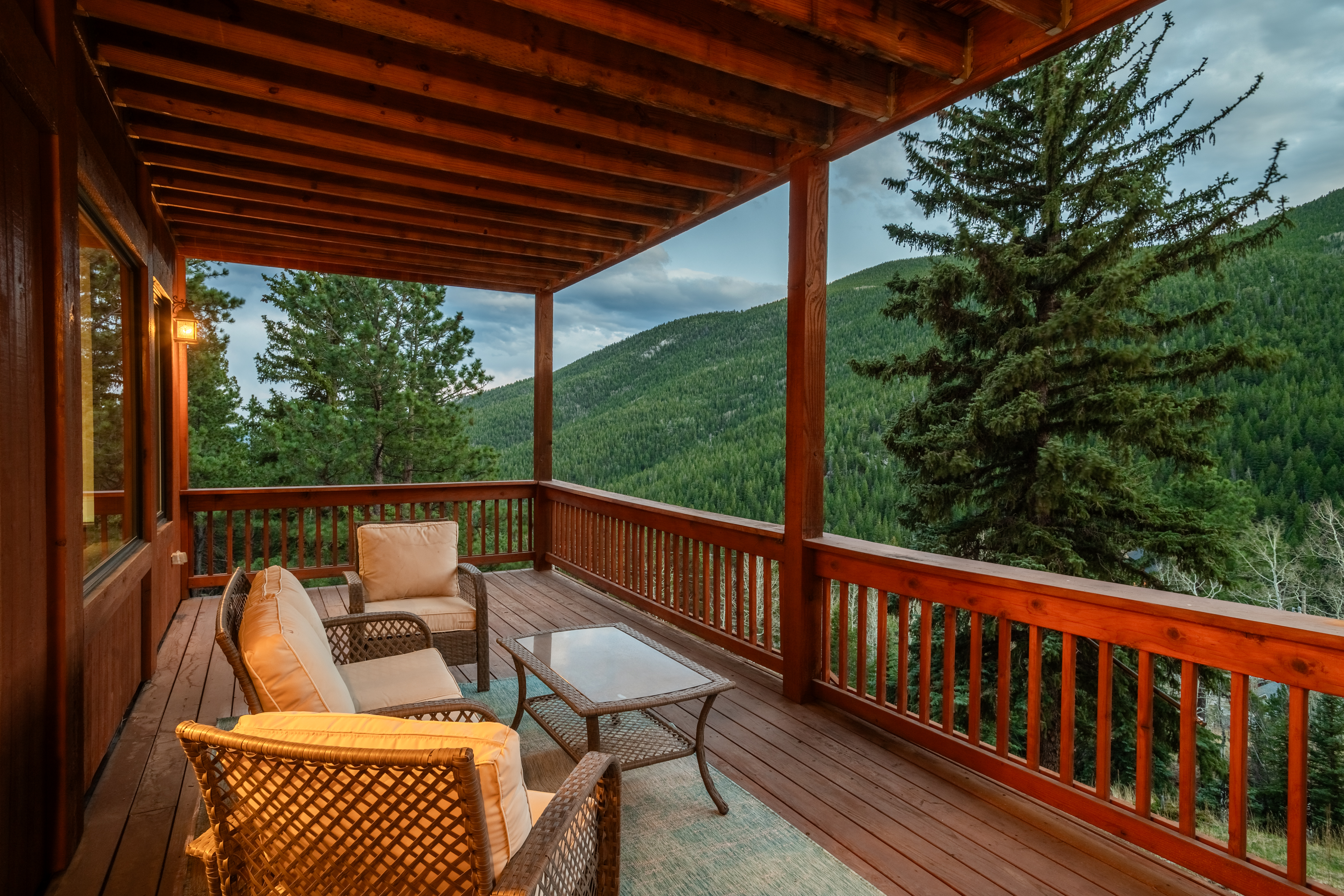  Main-Level Living in 2005-Built Timber Frame on Gentle 3.75 Acre Lot - 物件實景