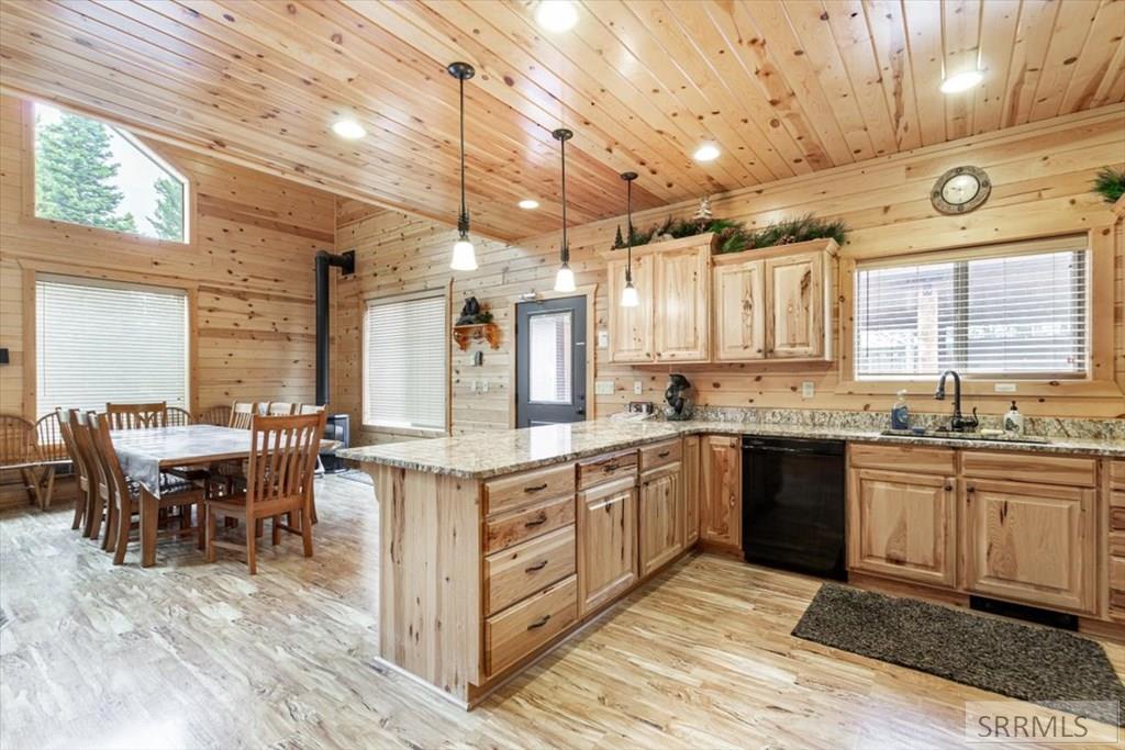 ISLAND PARK, Idaho, 83429, United States, 5 Bedrooms Bedrooms, ,3 BathroomsBathrooms,Residential,For Sale,2005843