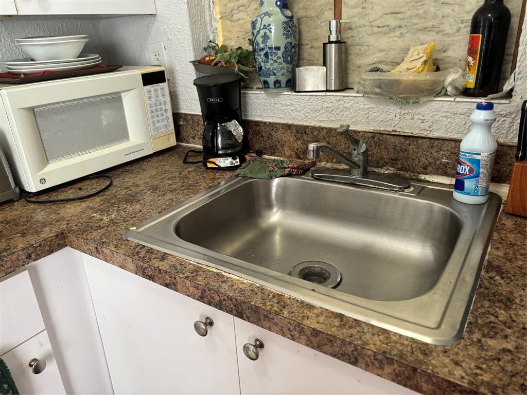 Fort Lauderdale, Florida, 33304, United States, 2 Bedrooms Bedrooms, ,2 BathroomsBathrooms,Residential,For Sale,1936952