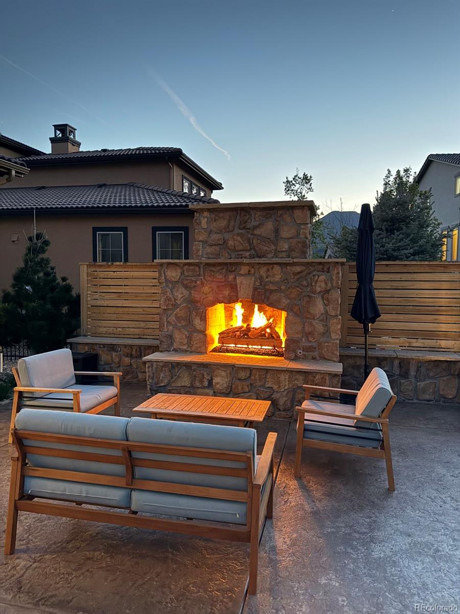 Lakewood, Colorado, 80228, United States, 4 Bedrooms Bedrooms, ,3 BathroomsBathrooms,Residential,For Sale,1791587