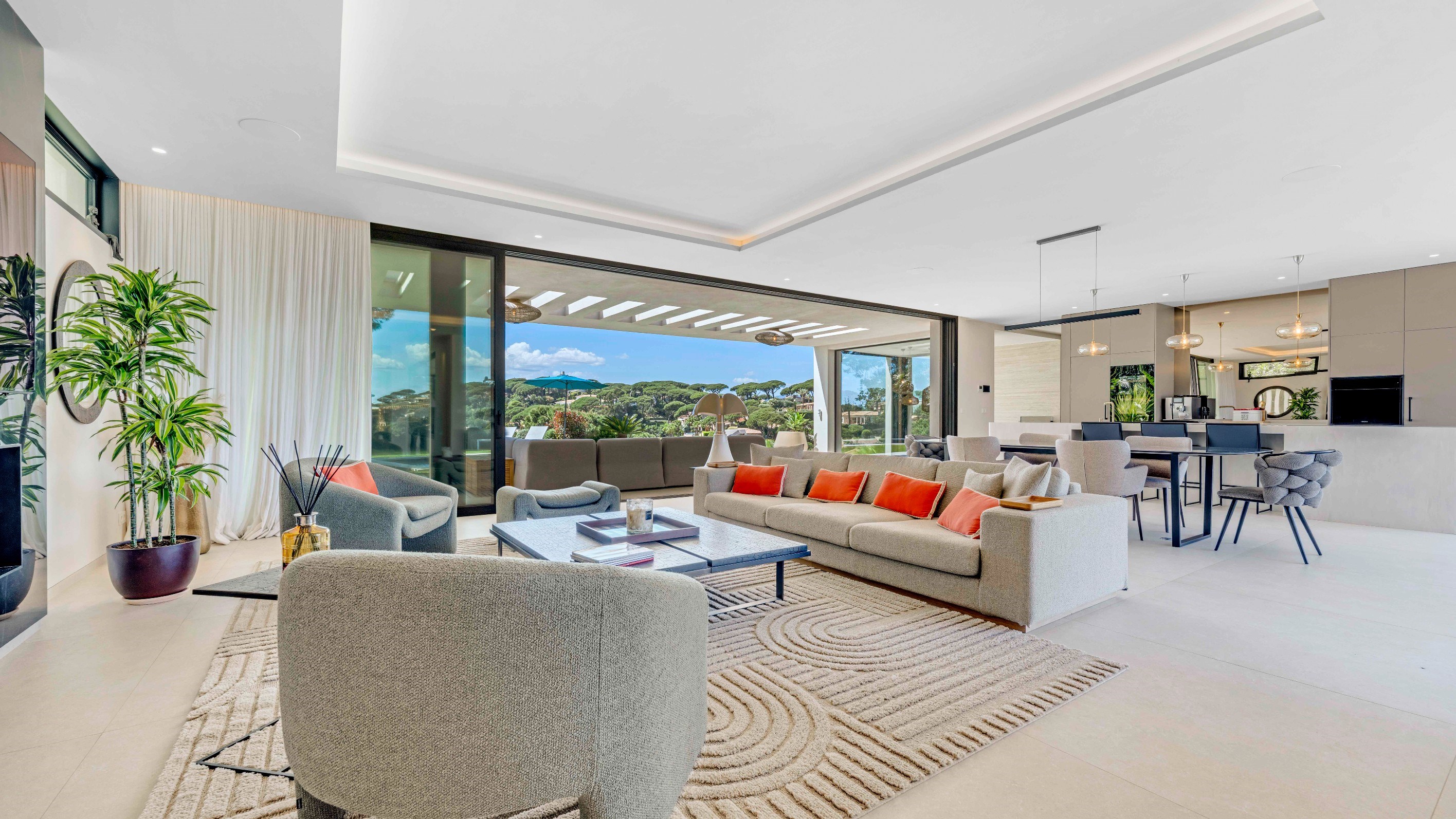  New contemporary villa with panoramic sea views in Sainte-Maxime near Saint-Tro… - 物件實景
