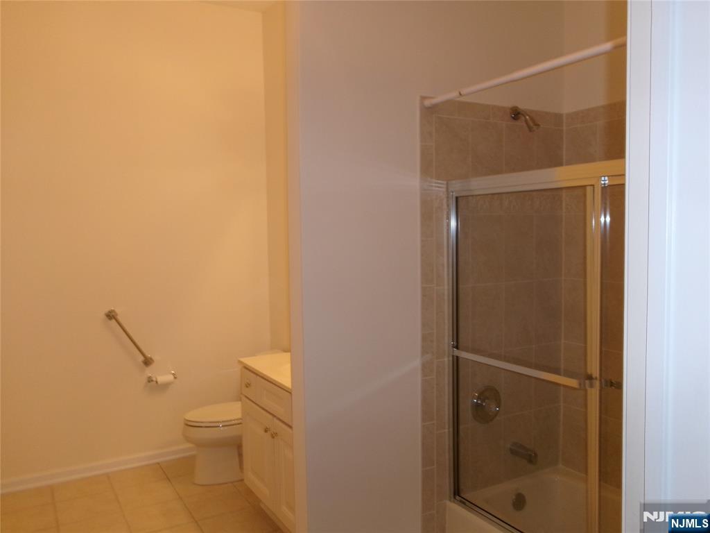 Wayne, New Jersey, 07470, United States, 2 Bedrooms Bedrooms, ,2 BathroomsBathrooms,Residential,For Sale,1955616