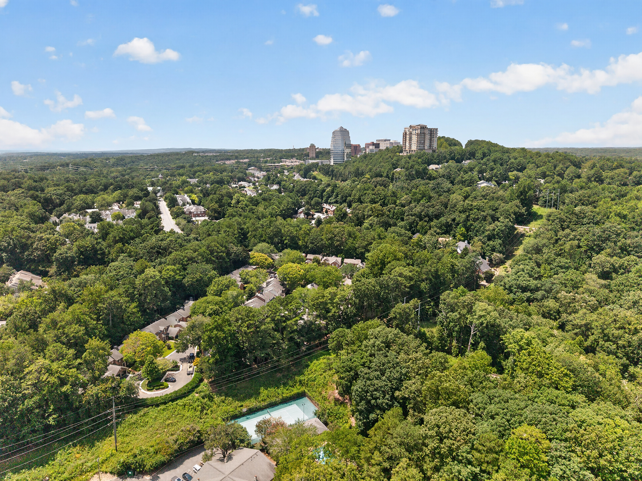  Located in the Gated Essex House Community in Historic Vinings - 物件實景
