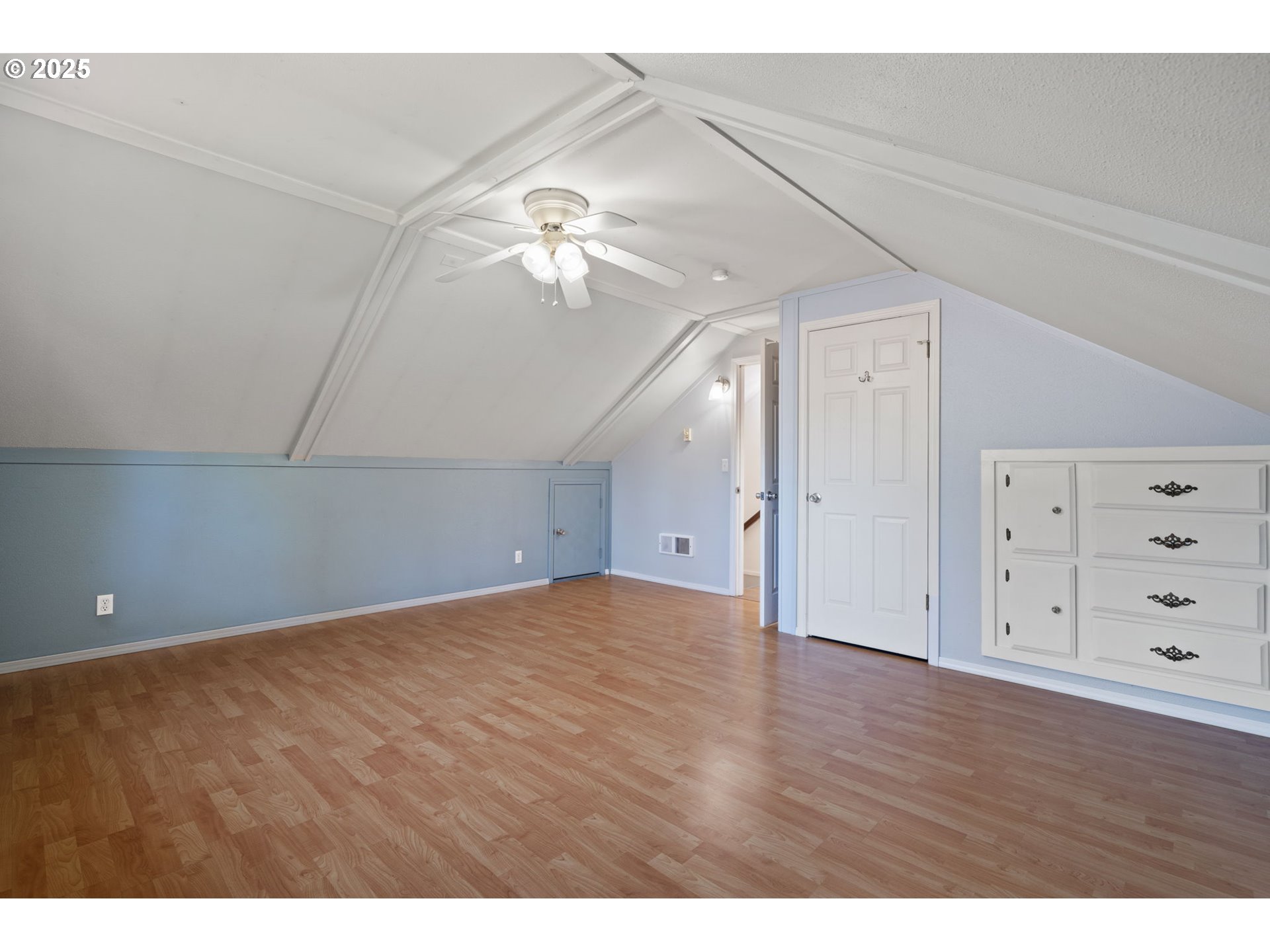 Vancouver, Washington, 98682, United States, 4 Bedrooms Bedrooms, ,2 BathroomsBathrooms,Residential,For Sale,1987487