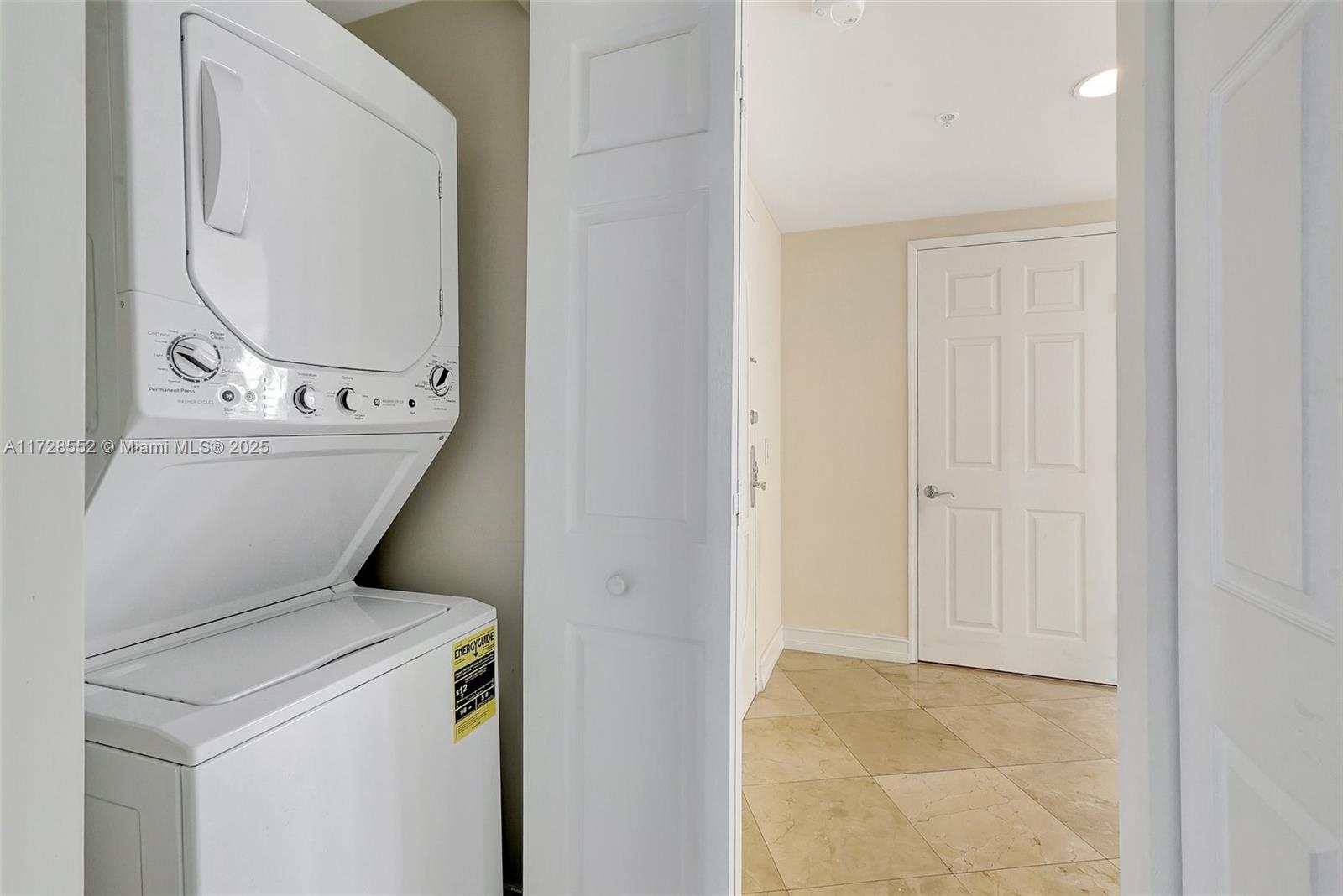 Aventura, Florida, 33180, United States, 2 Bedrooms Bedrooms, ,3 BathroomsBathrooms,Residential,For Sale,1690354